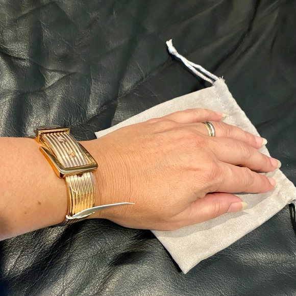 🎁 MICHAEL KORS RseGld-Tone Ribbed Buckle Bracelet - Picture 3 of 4